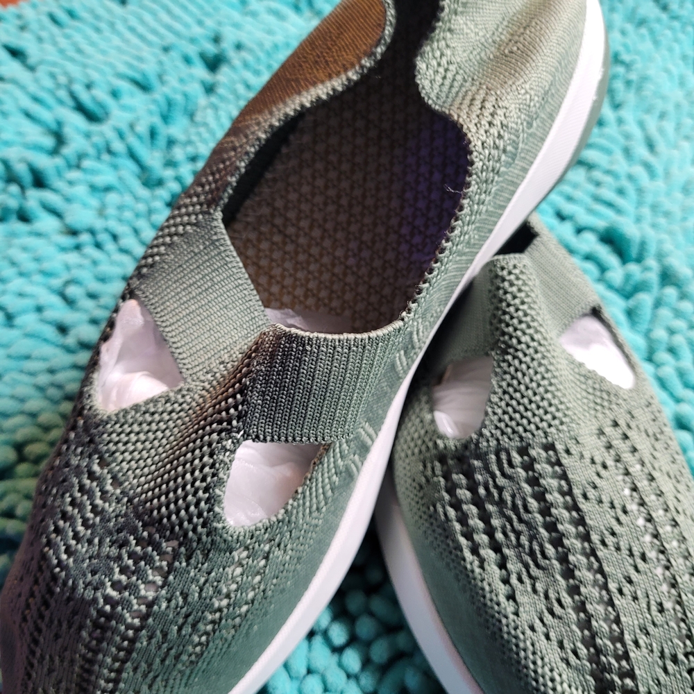 Elegant Olive Women's Knit Loafers - Picture 3 of 5